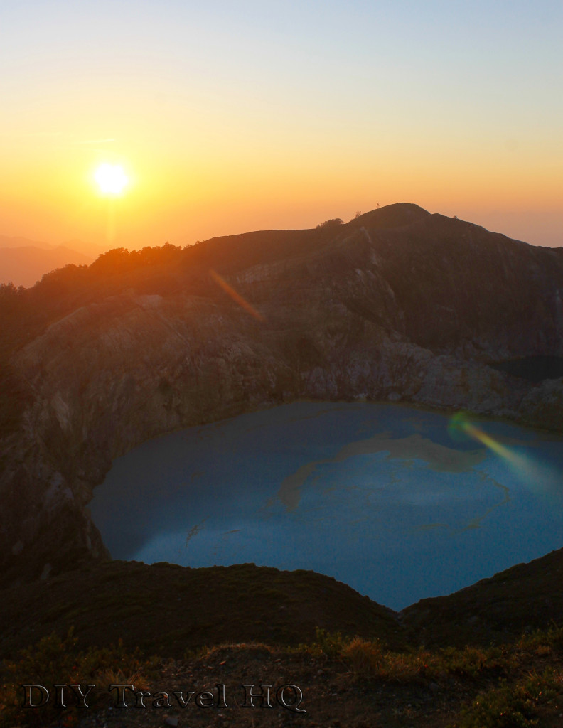 How to Climb Mount Kelimutu for Free - DIY Travel HQ