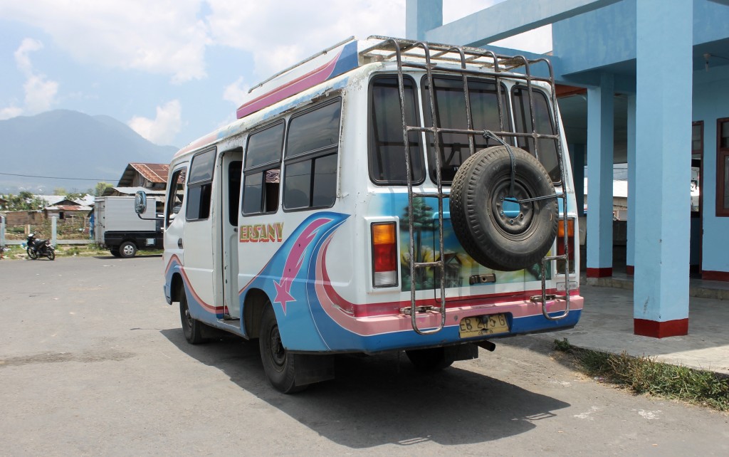 Labuan Bajo to Ruteng Bus