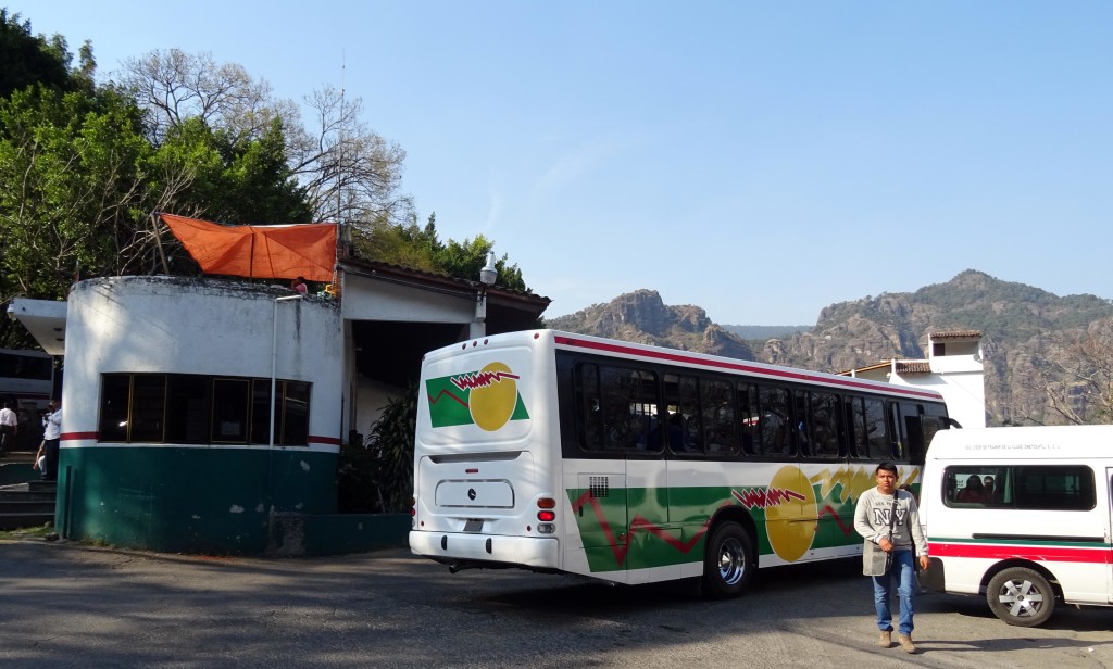 Bus from Mexico City to Tepoztlan