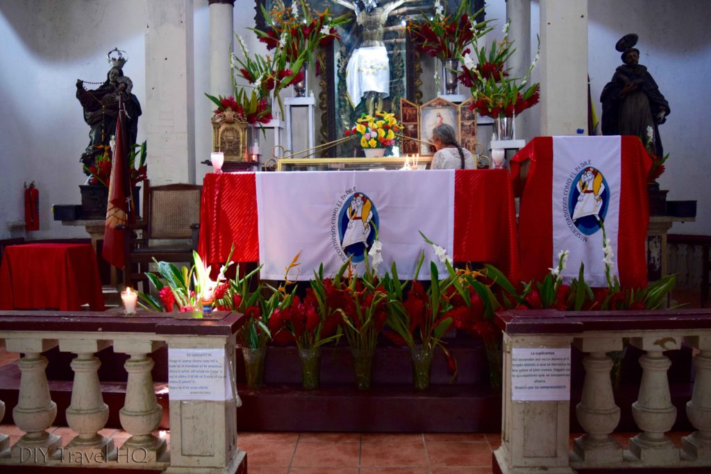 Coban El Calvario Altar