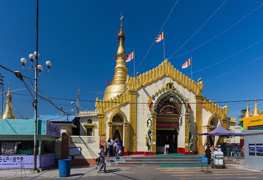 Entrance to Botataung Pagoda