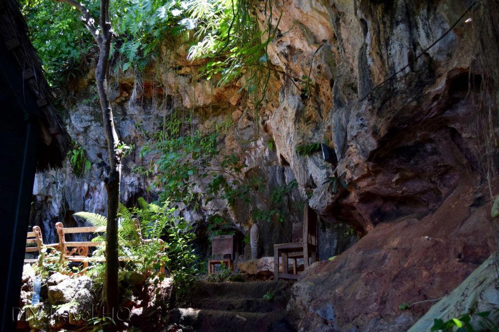 Entrance to La Cueva del Paraiso 