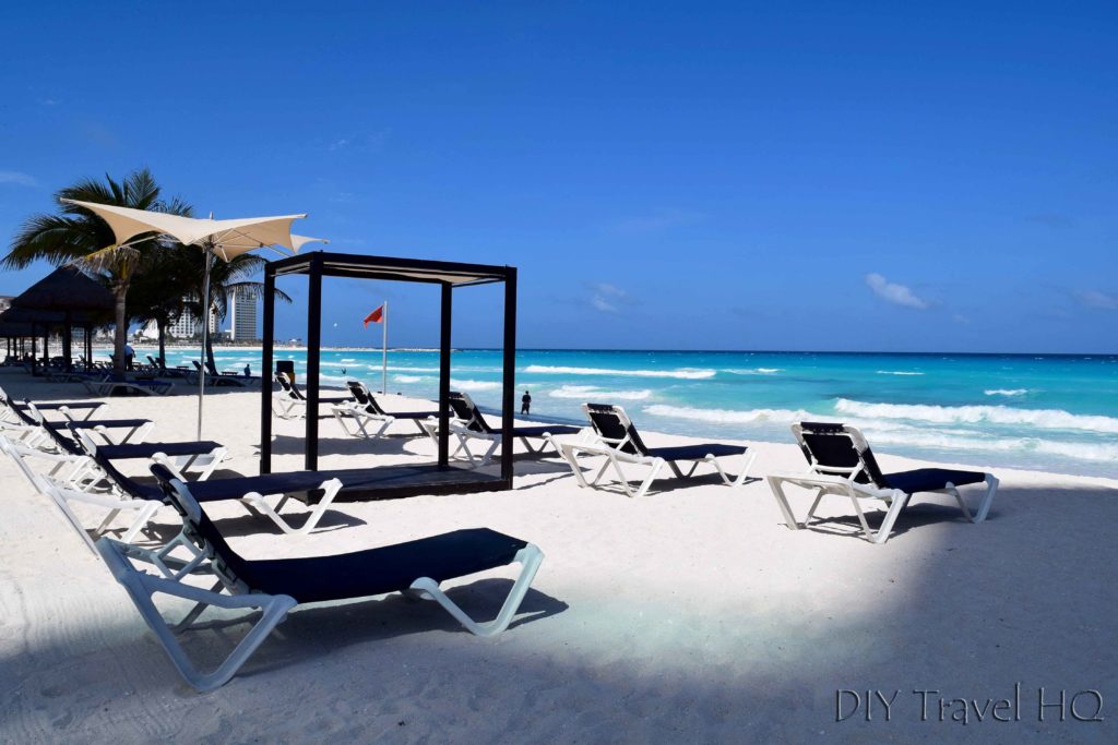 Sun lounges on Playa Chac-Mool