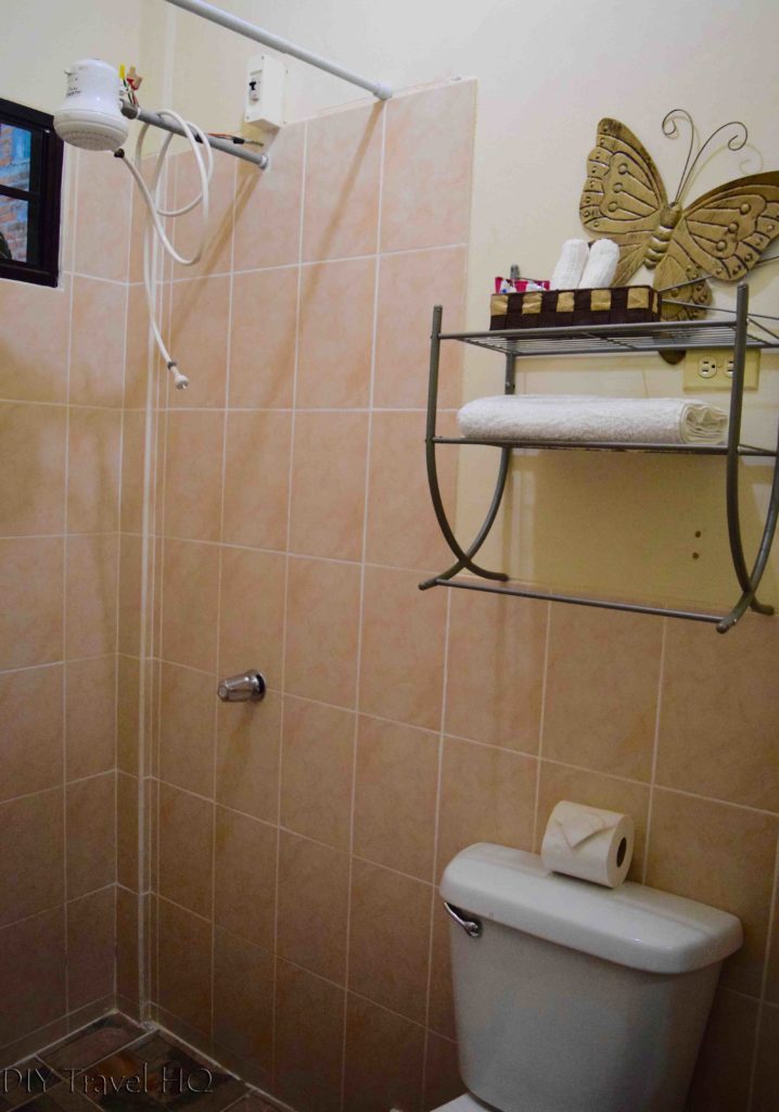 Bathroom at Los Portones de Ataco